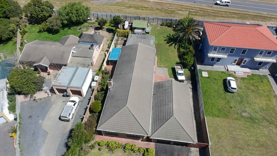 4 Bedroom Property for Sale in Wellway Park Western Cape